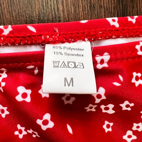 SHEIN Red ditsy print bikini, size medium, never worn - Picture 4 of 7